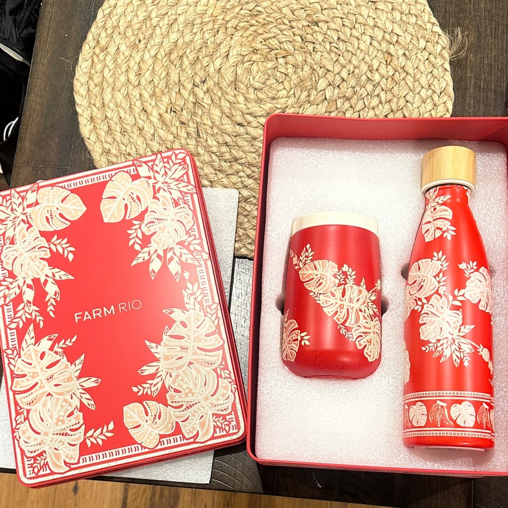 FARM Rio Red Leaf Reusable Water Bottle/ Mug Set